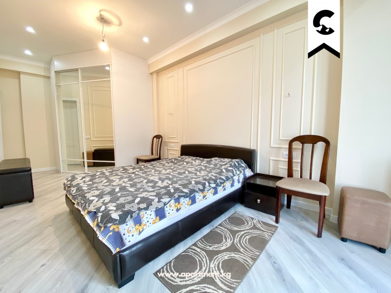 For rent 2 bedroom apartment  the golden square.