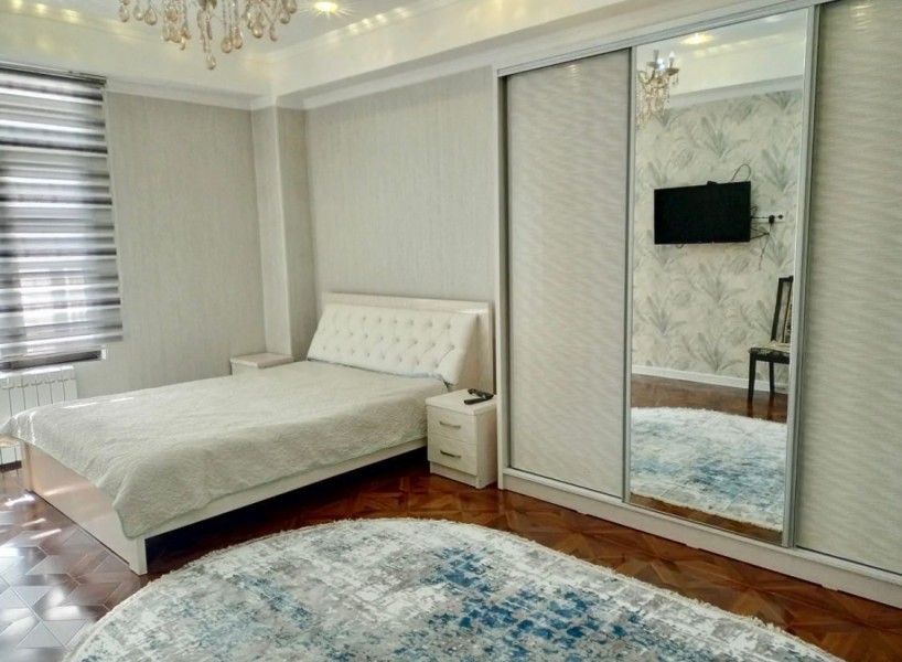 For rent 2 bedroom apartment in the city. Bokonbaev / Turusbekov streets, Residential complex “Centrium residence”.
