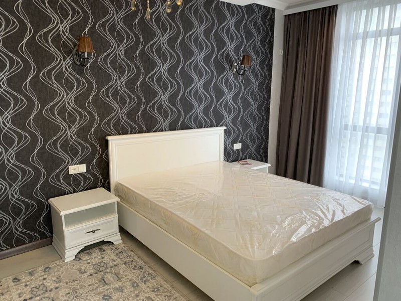 Сдаётся новая 3 комнатная квартира в центре города, ул.Токтогула, 165, Бишкек