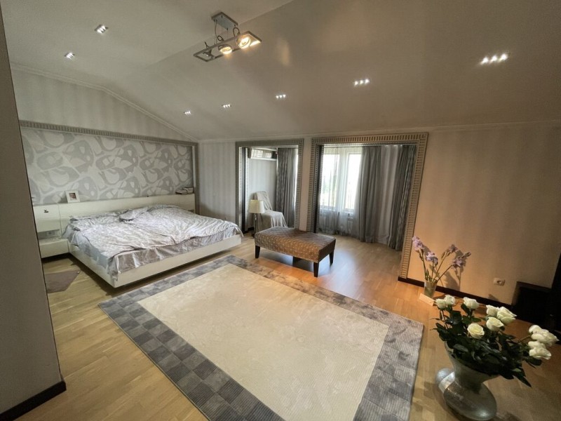Сдается комнатная квартира в сердце Бишкека, Боконбаева/Панфилова 153 в элитном доме на этаже 6 из 7.
